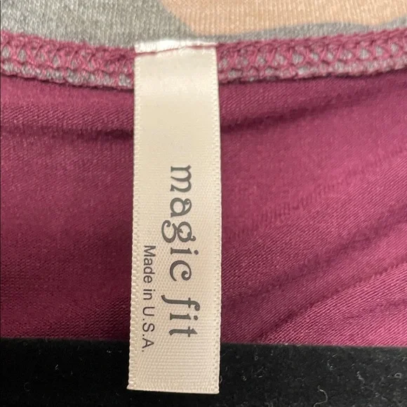 Magic Fit Maroon and Olive Long Sleeve V-Neck Top - Picture 5 of 8